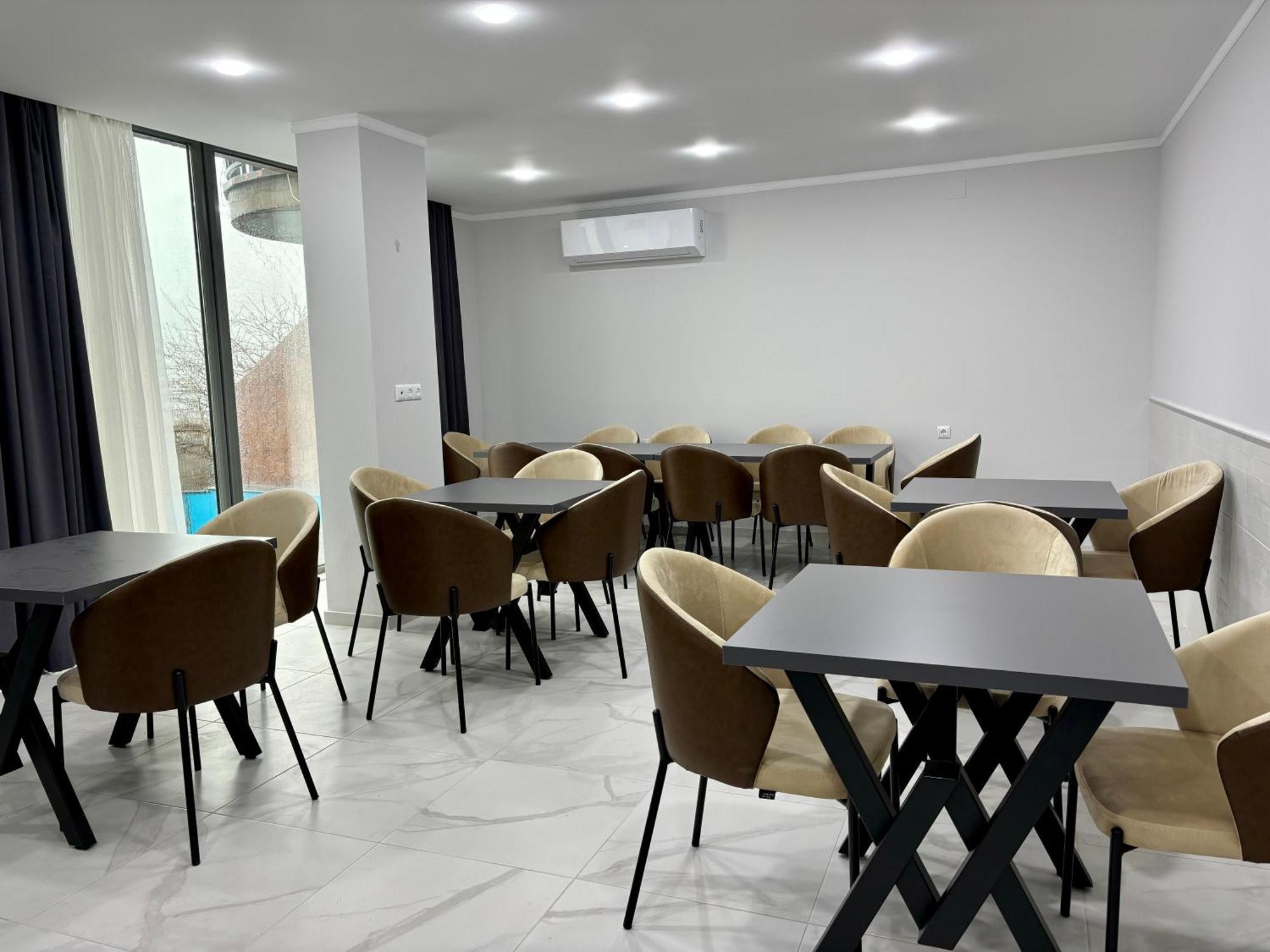 Hillside Inn Batumi Exterior photo