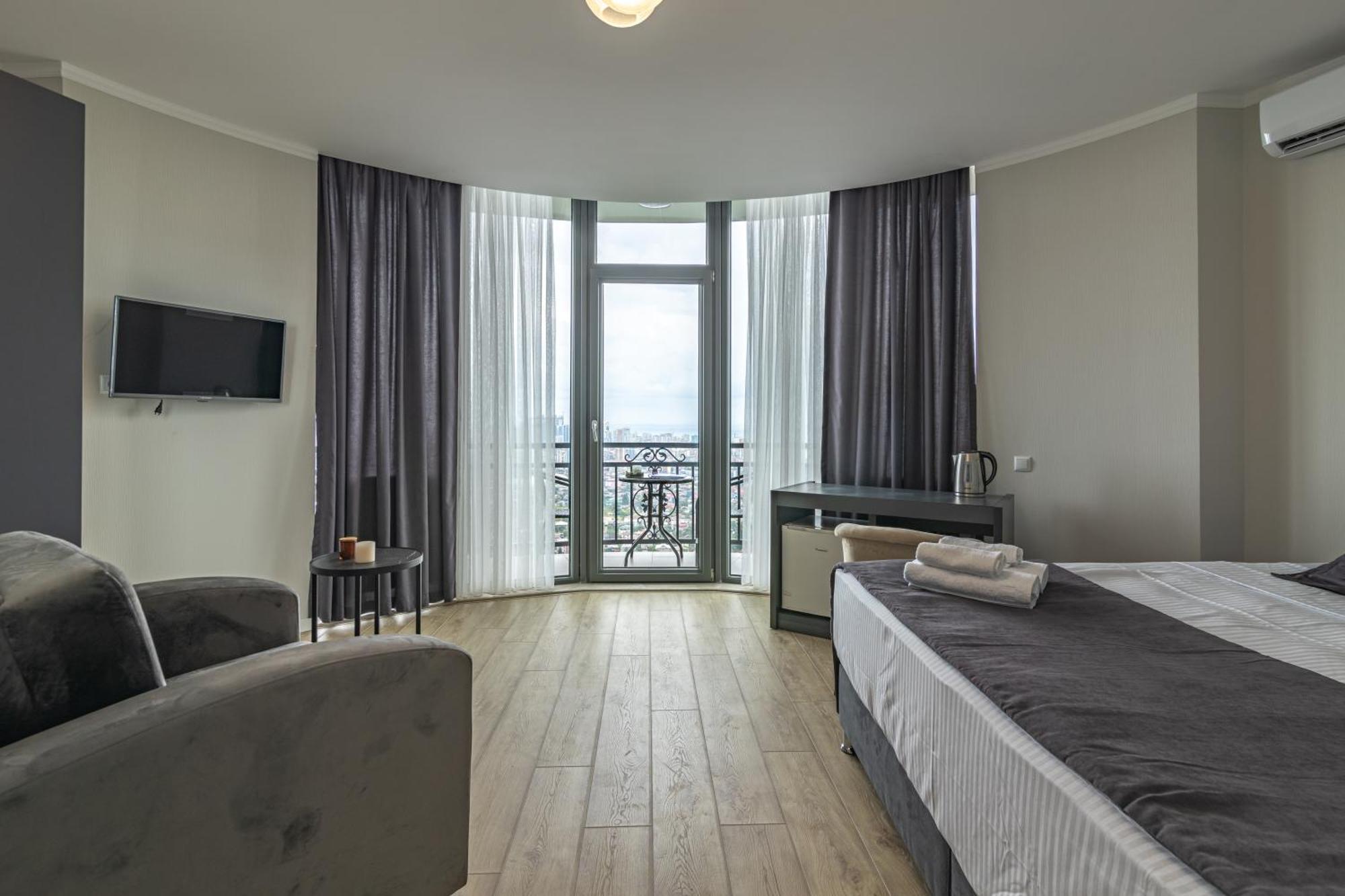 Hillside Inn Batumi Exterior photo