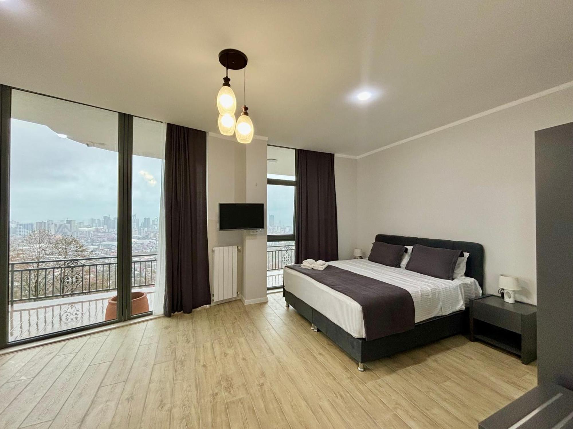Hillside Inn Batumi Exterior photo