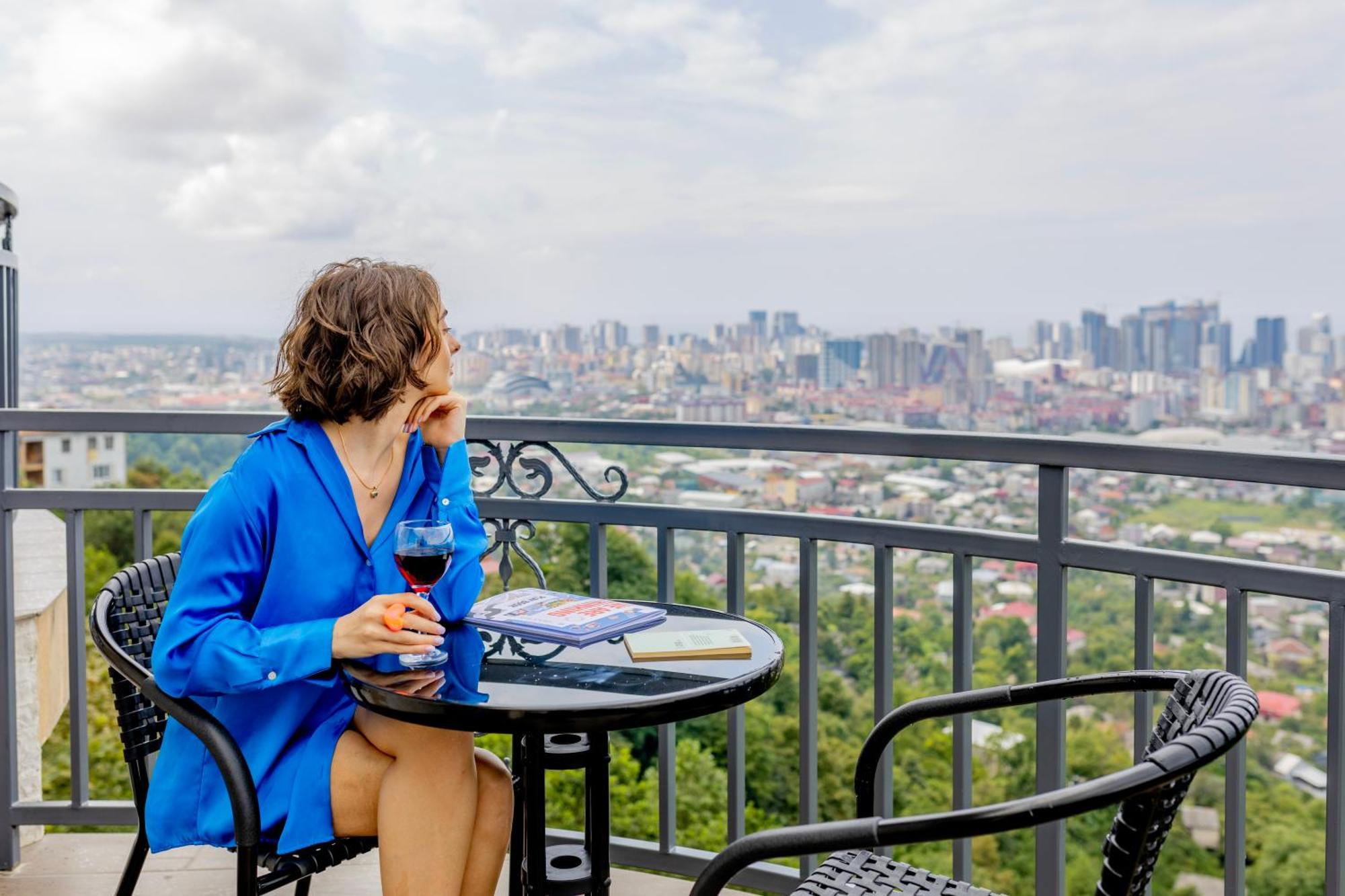 Hillside Inn Batumi Exterior photo
